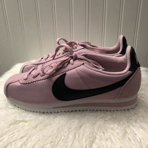 Nike Women’s Classic Nylon Plum Chalk Cortez